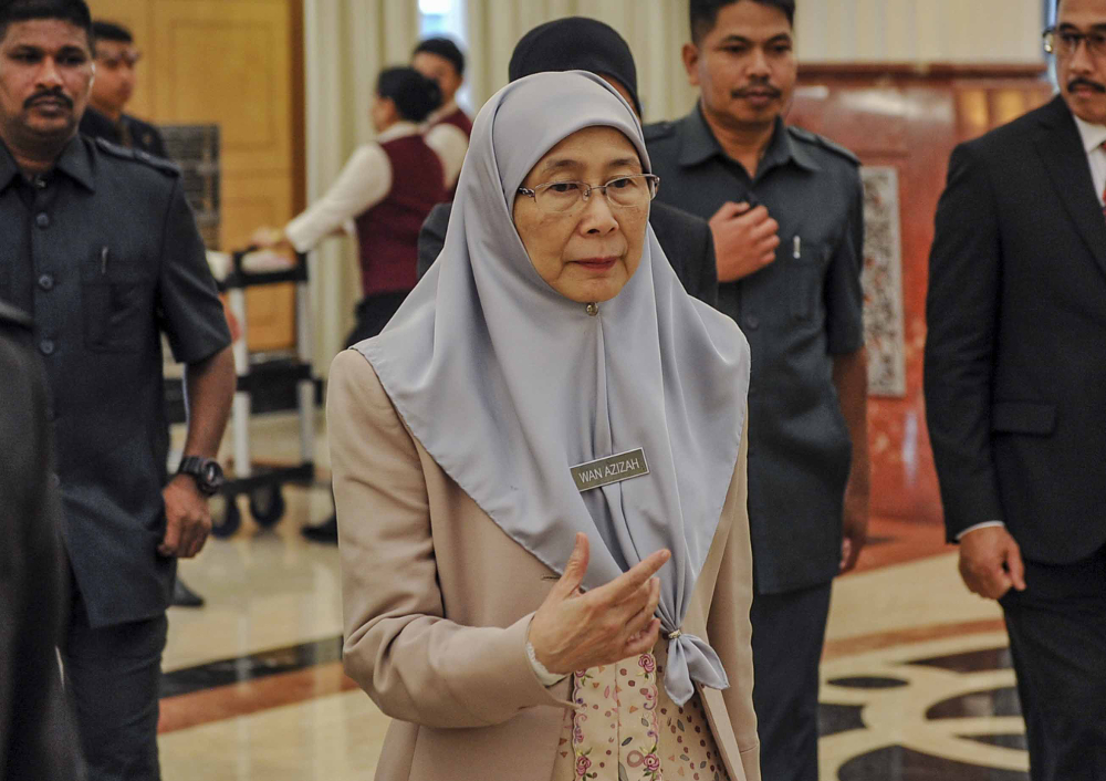 Datuk Seri Dr Wan Azizah Wan Ismail is seen at Parliament, Kuala Lumpur November 19, 2018. u00e2u20acu201d Picture by Firdaus Latif
