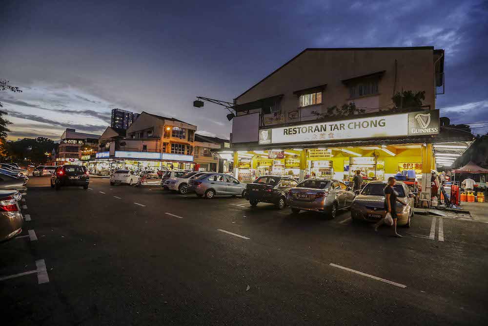 General view of Restoran Tar Chong in Serdang November 20, 2018. u00e2u20acu201d Picture by Firdaus Latif