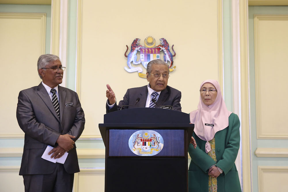 Prime Minister Tun Dr Mahathir Mohamad speaks during a news conference at the Prime Ministeru00e2u20acu2122s Office in Putrajaya November 21, 2018. u00e2u20acu201d Picture by Yusof Mat Isa