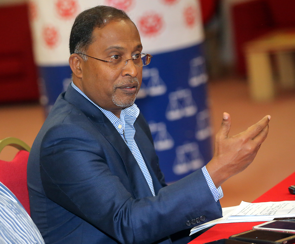 Former Perak mentri besar Datuk Seri Zambry Abd Kadir speaks at a press conference in Perak November 26, 2018. u00e2u20acu201d Picture by Farhan Najib