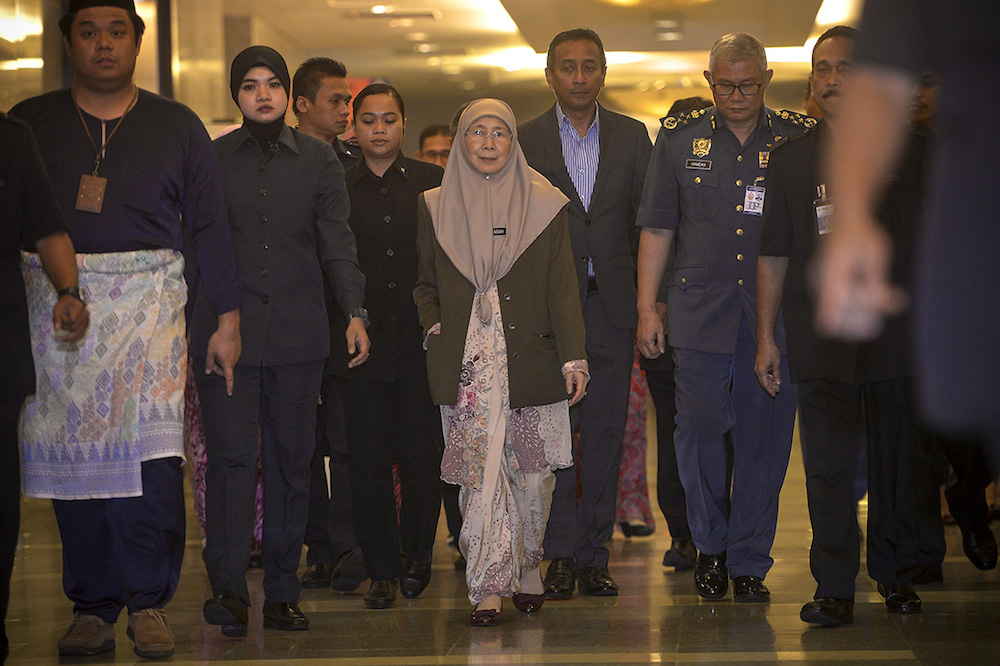 Datuk Seri Dr Wan Azizah Wan Ismail arrives at the National Heart Institute (IJN) to visit injured fireman Muhammad Adib Mohd Kassim in Kuala Lumpur November 30, 2018. u00e2u20acu201d Picture by Mukhriz Hazim