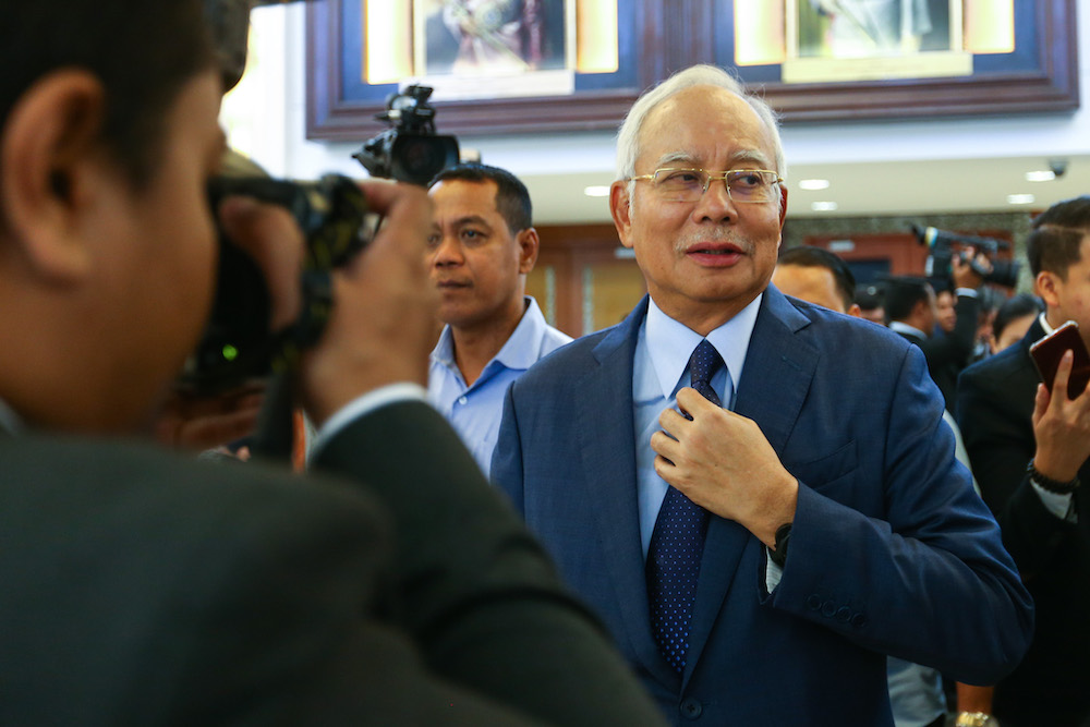 Datuk Seri Najib Razak speaks to media at the lobby of the Parliament building, November 21,2018. u00e2u20acu201d Picture by Ahmad Zamzahuri