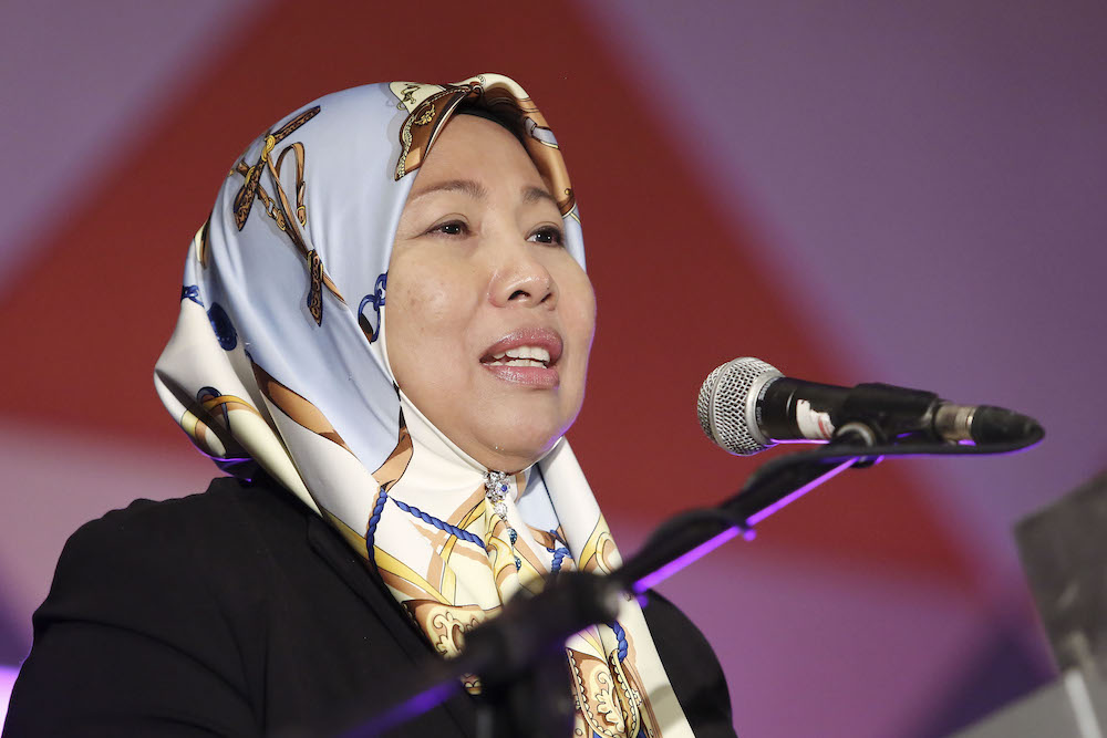 MPSJ council president, Noraini Roslan speaks during F&N and MPSJ Recycling Campaign closing ceremony at the Sunway Pyramid Convention Centre in Sunway November 21, 2018. u00e2u20acu201d Picture by Yusof Mat Isa