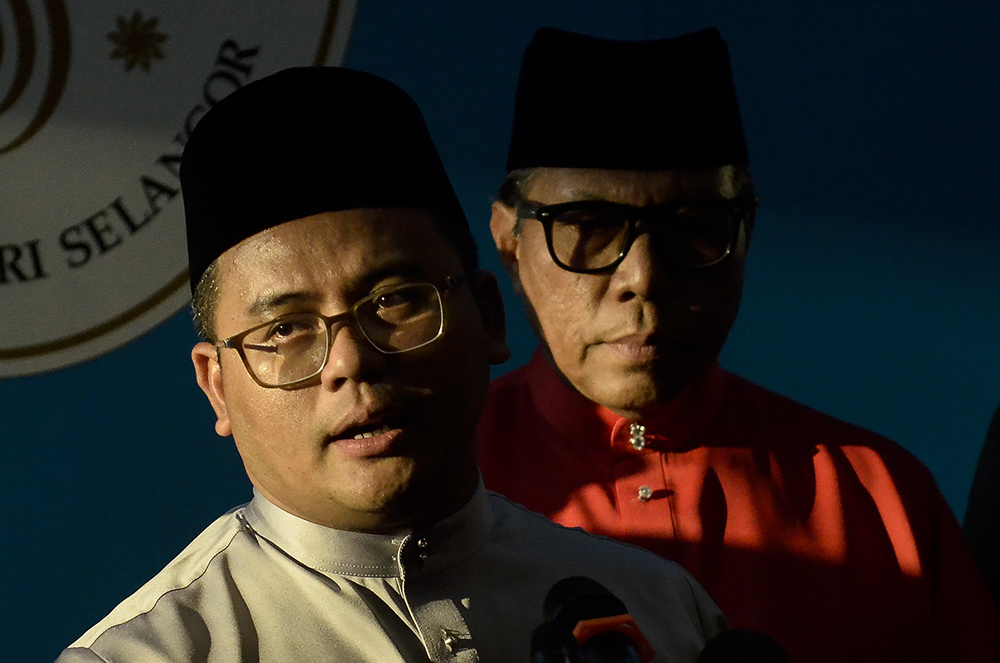 Selangor Mentri Besar Selangor, Tuan Amirudin Shari speaks to the media after presenting the 2019 Selangor Budget in SUK Selangor, November 23, 2018. u00e2u20acu201d Picture by Miera Zulyana