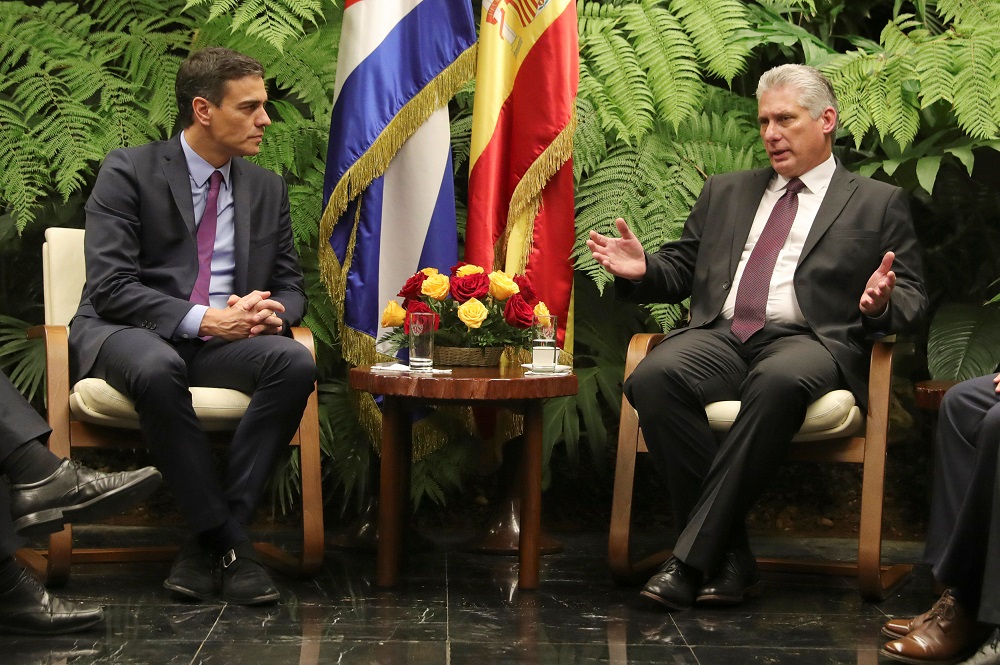 Cuba's President Miguel Diaz-Canel (right) chats with Spain's Prime Minister Pedro Sanchez at the Revolution Palace in Havana, Cuba, November 22, 2018. u00e2u20acu201d Reuters pic