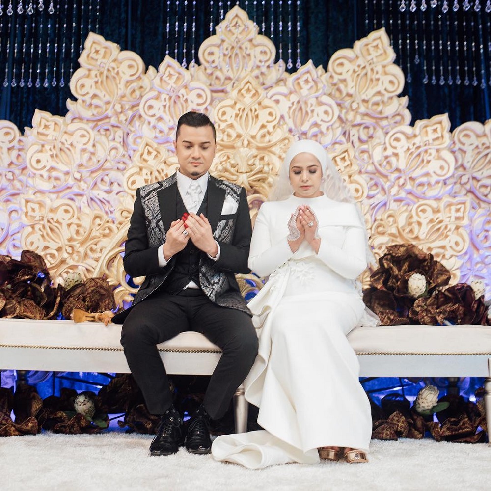 Fazley said it was his late fatheru00e2u20acu2122s wishes for the couple to renew their wedding vows. u00e2u20acu201d Instagram/Fazley Yaakob 