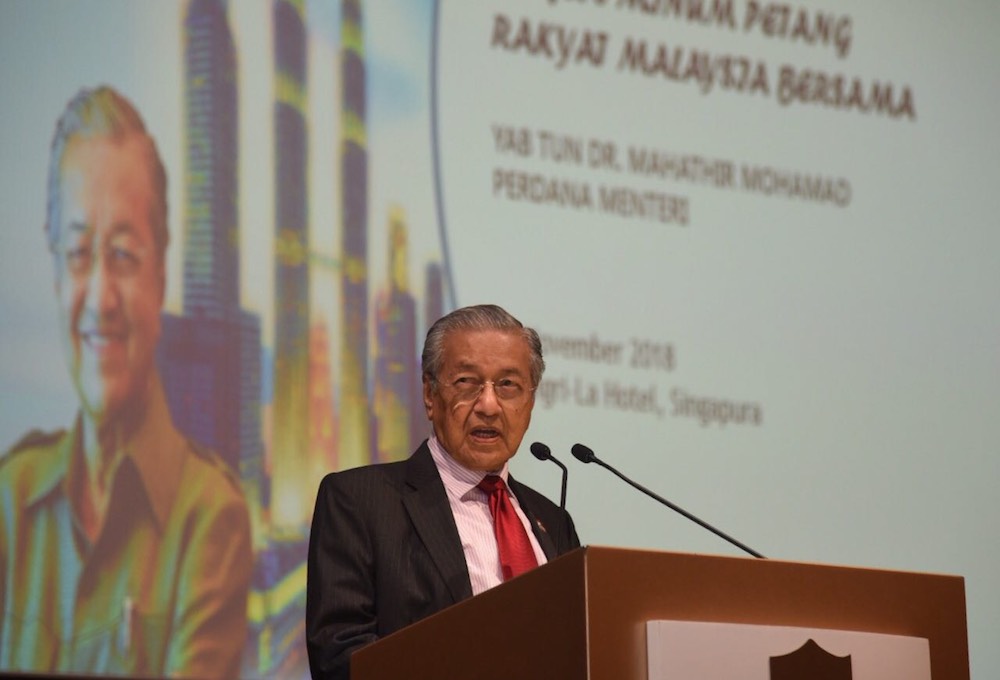 Dr Mahathir Mohamad addresses the Malaysian diaspora in Singapore at a high tea event in Shangri-La Hotel November 12, 2018. u00e2u20acu201d Picture courtesy of Information Department Malaysia