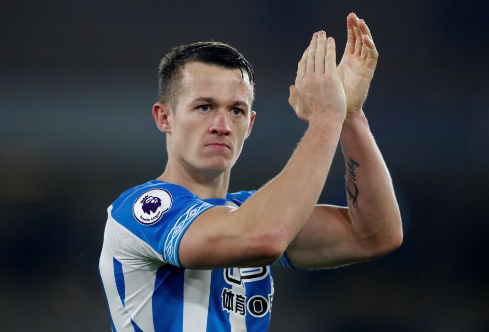 Huddersfield Town's Jonathan Hogg applauds fans after the match against Wolverhampton Wanderers, November 25, 2018. u00e2u20acu2022 Reuters pic