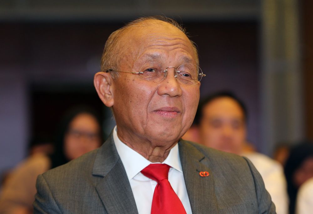 Ambank group chairman Tan Sri Azman Hashim speaking during the Budget 2019 conference, November 9, 2018. u00e2u20acu201d Picture by Razak Ghazali