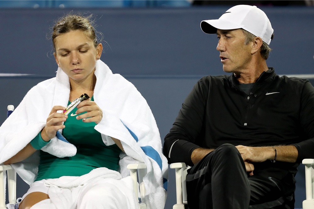 File picture showing Simona Halep conferring with her coach Darren Cahill between sets while playing Ajla Tomjanovic during the Western & Southern Open in Mason, Ohio August 15, 2018. u00e2u20acu201d AFP pic