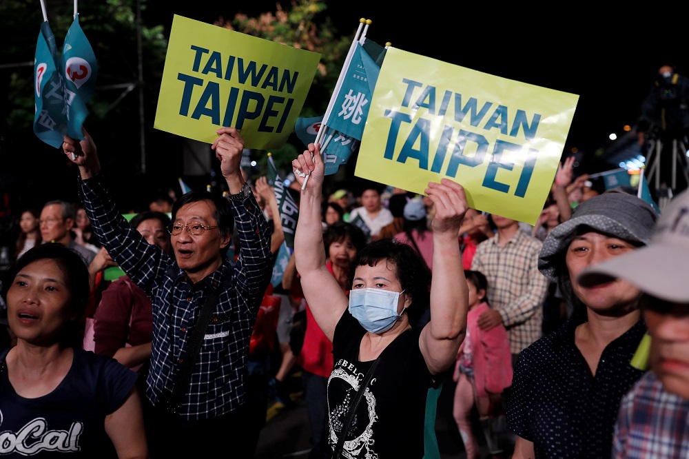 Supporters of the ruling Democratic Progressive Party (DPP) react during a campaign rally for the local elections, in Taipei, Taiwan November 21, 2018. u00e2u20acu201d Reuters pic