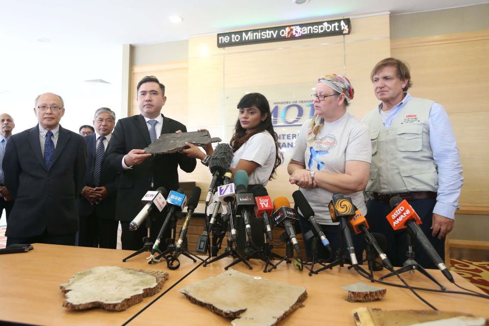 Transport Minister Anthony Loke shows the newly-recovered debris during a press conference in Kuala Lumpur November 30, 2018. u00e2u20acu2022 Picture by Azinuddin Ghazali