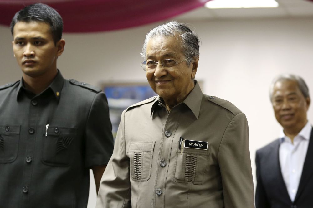 Tun Dr Mahathir Mohamad is pictured at Parti Pribumi Bersatu Malaysiau00e2u20acu2122s headquarters in Petaling Jaya November 28, 2018. u00e2u20acu2022 Picture by Yusof Mat Isa