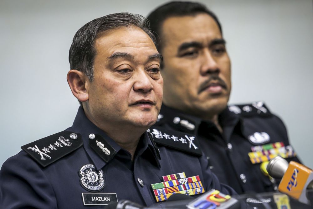 Selangor Police Chief Datuk Mazlan Mansor speaks to reporters at IPD Subang Jaya November 28, 2018. u00e2u20acu2022 Picture by Hari Anggara