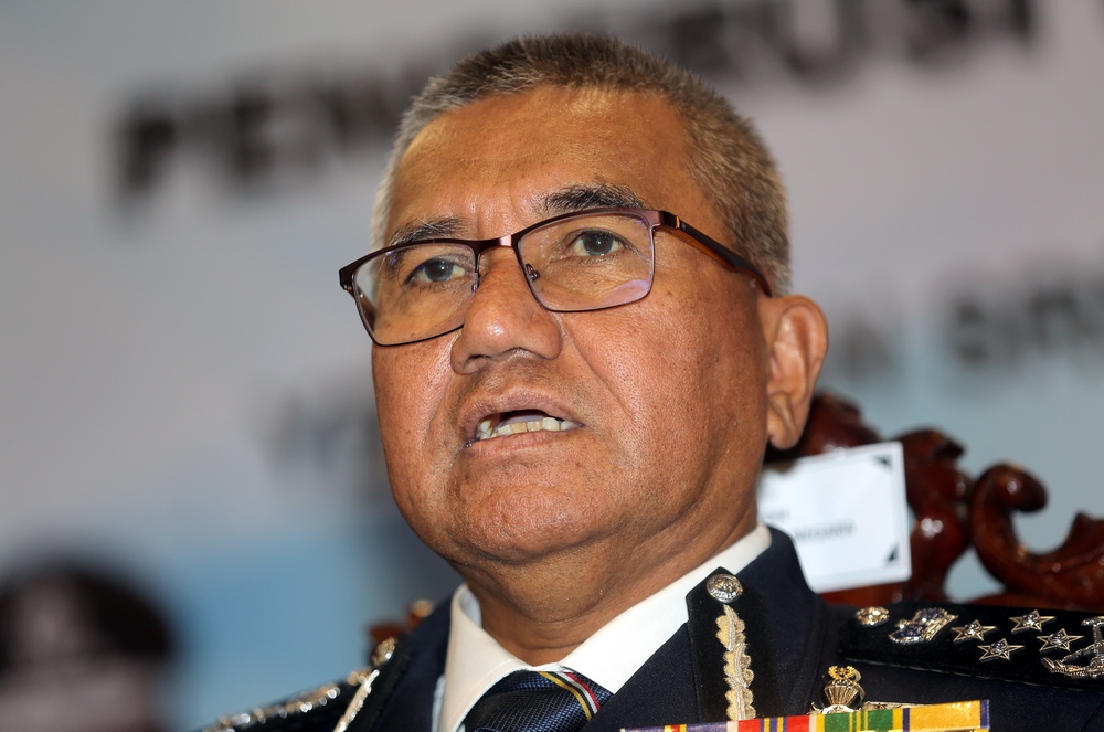 Inspector-General of Police Tan Sri Mohamad Fuzi Harun speaking to the press at the police officer's mess in Ipoh November 30, 2018. u00e2u20acu201d Picture by Farhan Najib 