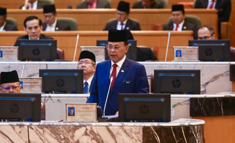Johor Mentri Besar Datuk Osman Sapian announced a RM1,500 special financial assistance for civil servants in the state for next year. u00e2u20acu201d Picture courtesy of the Johor Mentri Besaru00e2u20acu2122s Office media and communications unit 