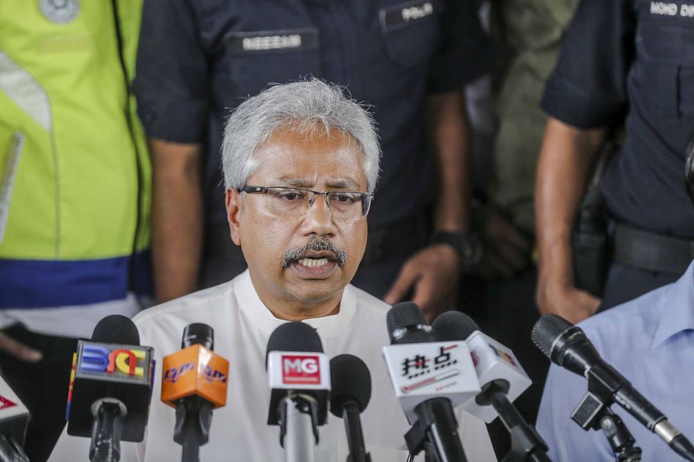 Senator P. Waytha Moorthy speaks during a press conference at the Sri Maha Mariammam Devasthanam temple in USJ 25 November 27, 2018. u00e2u20acu201d Picture Firdaus Latif