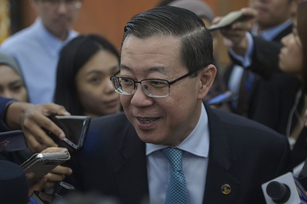 Finance Minister Lim Guan Eng speaks to reporters at Parliament in Kuala Lumpur November 22, 2018. u00e2u20acu201d Picture by Mukhriz Hazim