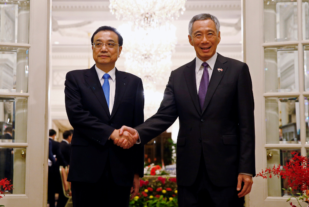 Chinese Premier Li Keqiang meets with Singaporeu00e2u20acu2122s Prime Minister Lee Hsien Loong at the Istana in Singapore November 12, 2018. u00e2u20acu201d Reuters pic