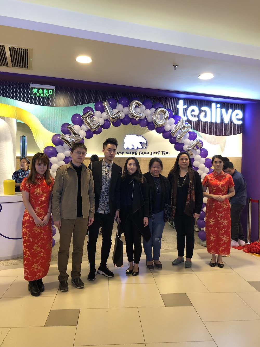 From left: Boduo Investment VP Henry Chen, Loob Holding CEO Bryan Loo, Vietnam Tealive GM Nico Huang, China Tealive GM Nancy Cheng and Matrade Shanghai marketing manager Aysha Daimon Zhao at the Tealive store in Shanghai. u00e2u20acu201d Picture courtesy of Tealive  