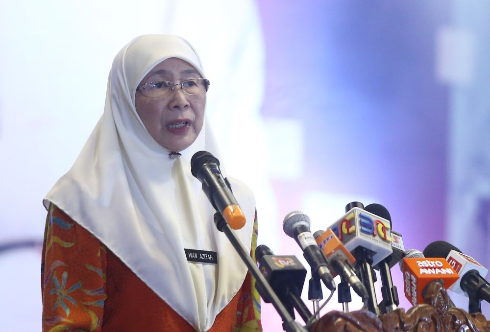 Deputy Prime Minister Datuk Seri Dr Wan Azizah Wan Ismail speaks during the launch of the Tunas Bakti Schoolu00e2u20acu2122s football team, November 8, 2018. u00e2u20acu2022 Picture by Razak Ghazali