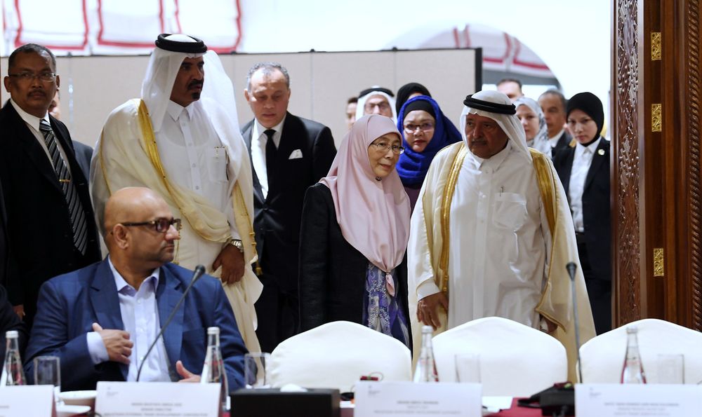 Deputy Prime Minister Datuk Seri Dr Wan Azizah Wan Ismail attends a roundtable meeting with captains of industry, November 27, 2018 in Doha, Qatar. u00e2u20acu201d Bernama pic