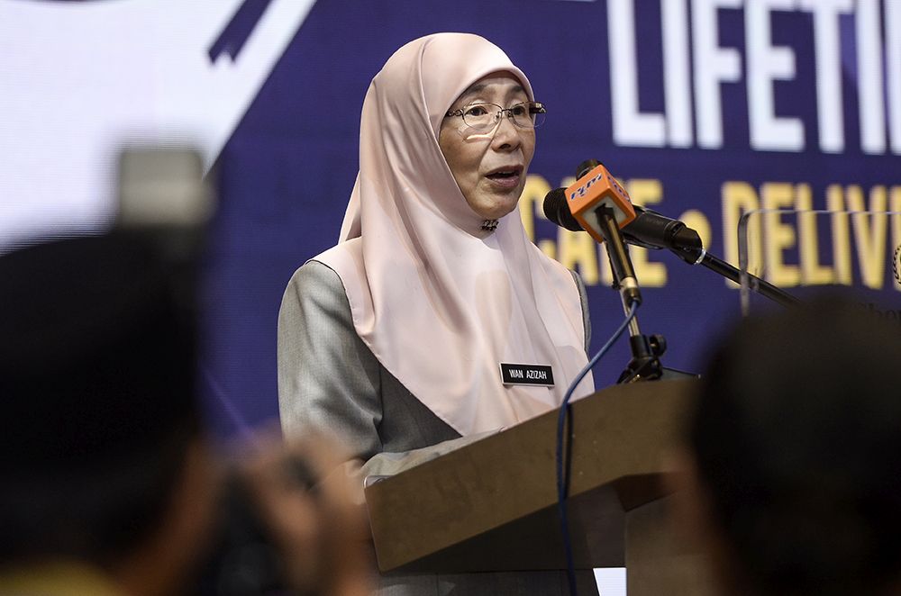 Deputy Prime Minister Datuk Seri Dr Wan Azizah Wan Ismail speaks at the Financial Literacy Symposium in Petaling Jaya November 15, 2018. u00e2u20acu201d Picture by Miera Zulyana