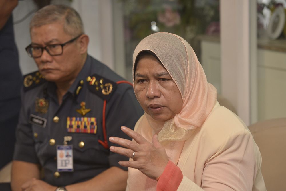 Local Government and Housing Minister Zuraida Kamaruddin speaks during a press conference at the Subang Jaya Medical Centre in Subang Jaya November 27, 2018. u00e2u20acu2022 Picture by Mukhriz Hazim