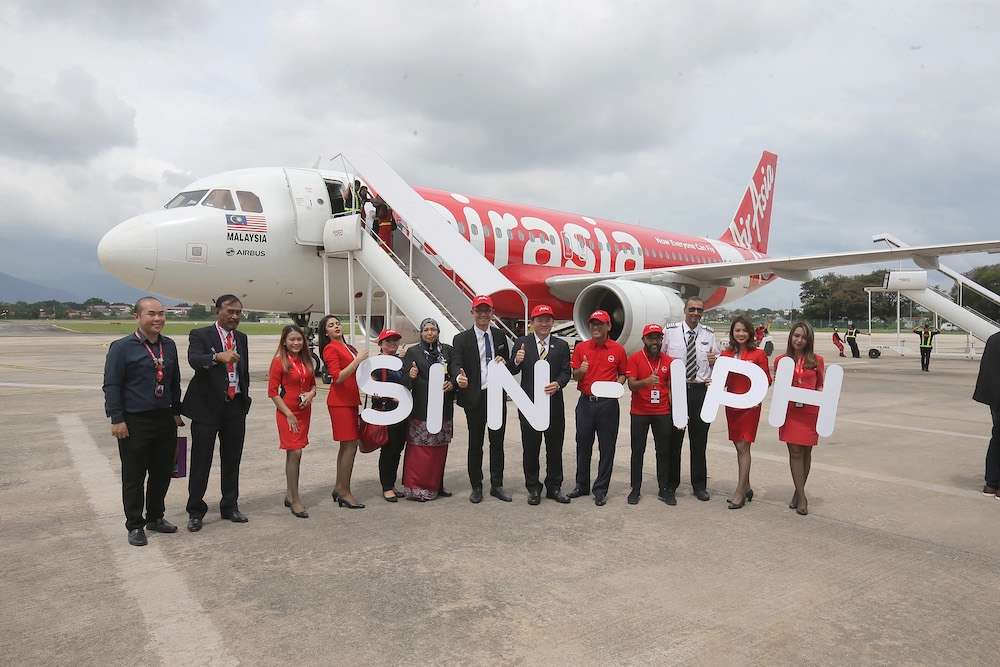 The inaugural AirAsia flight from Singapore arrived at Sultan Azlan Shah Airport in Ipoh at 1.00pm. u00e2u20acu201d Picture by Marcus Pheong