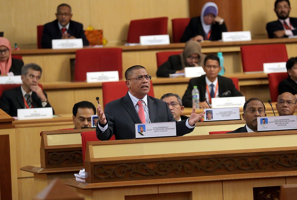 Perak Opposition Leader Datuk Saarani Mohamad speaks at the Perak State Assembly in Ipoh December 4, 2018. u00e2u20acu201d Picture by Farhan Najib 