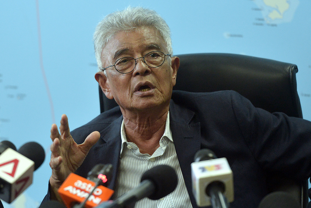 Suhakam chairman Tan Sri Razali Ismail speaks during a press conference in Kuala Lumpur December 7, 2018. u00e2u20acu201d Picture by Mukhriz Hazim