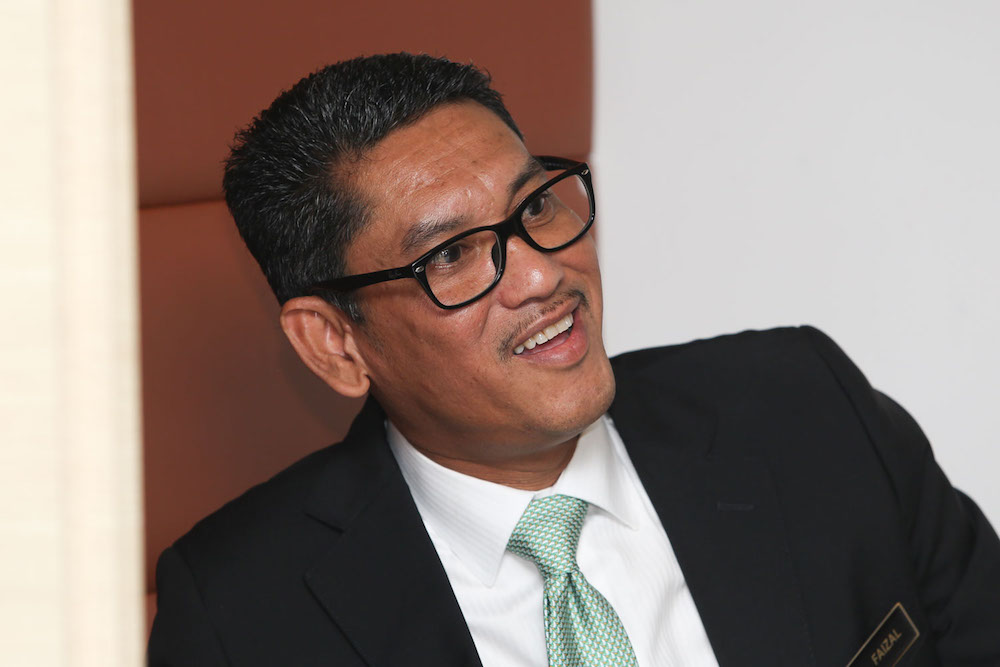Perak Mentri Besar Datuk Seri Ahmad Faizal Azumu visits to the Malay Mail office in Petaling Jaya December 10, 2018. u00e2u20acu201d Picture by Choo Choy May