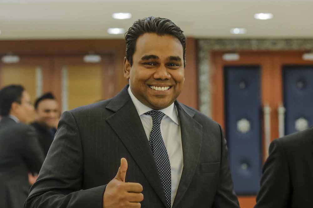 Datuk C. Sivarraajh speaks to reporters in Parliament December 10, 2018. u00e2u20acu201d Picture by Firdaus Latif