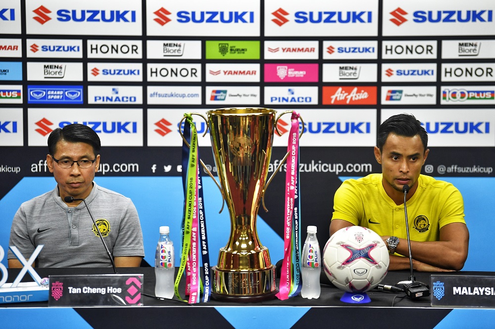 National head coach Tan Cheng Hoe and Harimau Malaya captain Zaquan Adha Abdul Radzak during a press conference in Kuala Lumpur December 10, 2018 u00e2u20acu201d Picture by Shafwan Zaidon