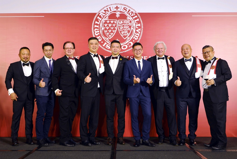 The successful bidders at the wine auction held during the gala dinner which raised around RM42,000 to be put into a scholarship.