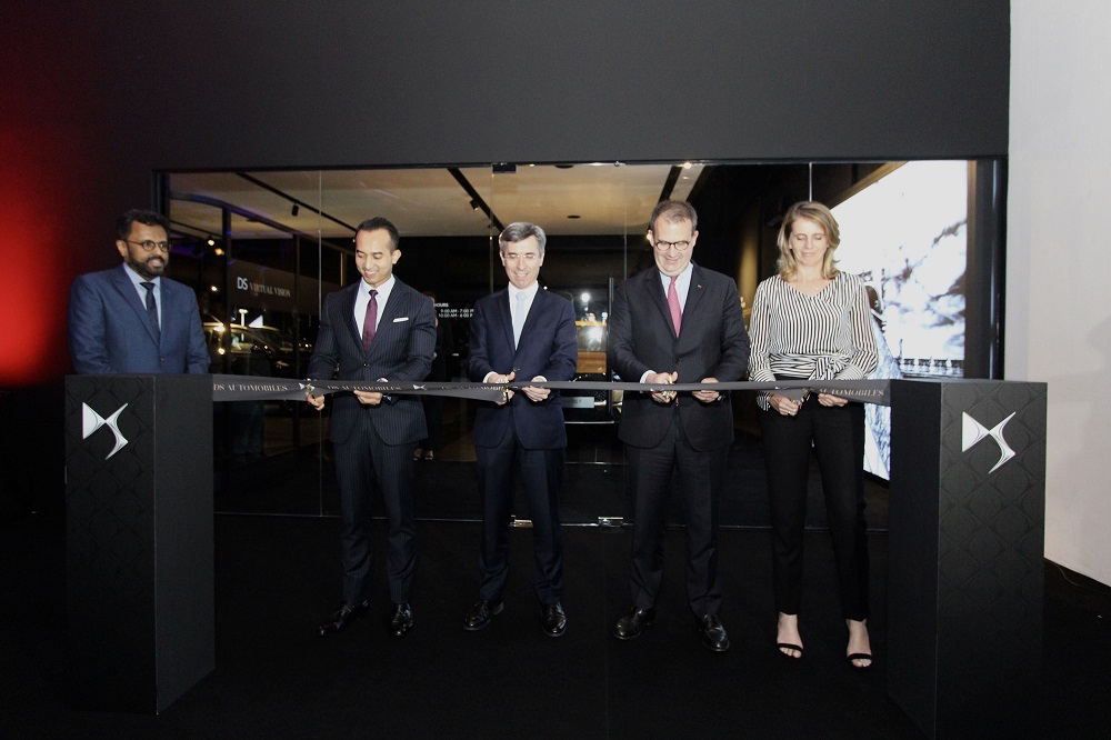 Naza Euro Motors and DS Automobiles proudly launches the first DS Store in Malaysia and Southeast Asia with a ribbon-cutting ceremony.