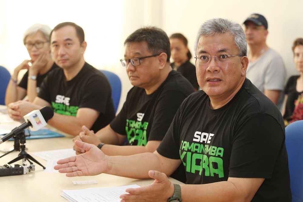 Taman Tun Dr Ismail Residents Association chairman Abdul Hafiz Abu Bakar speaks during a press conference in Kuala Lumpur December 17, 2018. — Picture by Choo Choy May