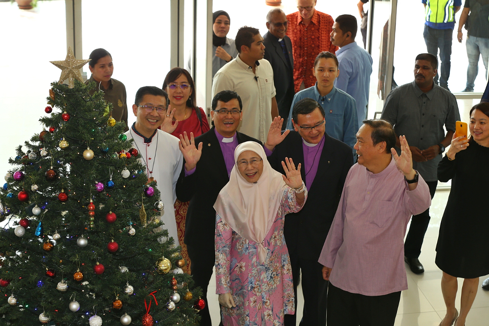 Deputy Prime Minister Datuk Seri Wan Azizah attends the Christian Federation of Malaysiau00e2u20acu2122s (CFM) annual Christmas Day hi-tea session organised by the Council of Churches Malaysia December 25, 2018. u00e2u20acu201d Picture by Ahmad Zamzahuri 