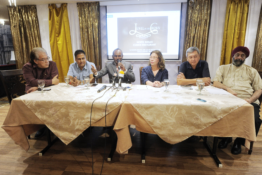 (From left) Mazlan Othman, Datuk Sivakumaran Nair, Roy Selvaraj, Suzianna Wong, TS Liu, Benny Bedi at the press conference to urge the government to reconsider 1am closure in Kuala Lumpur December 29, 2018.