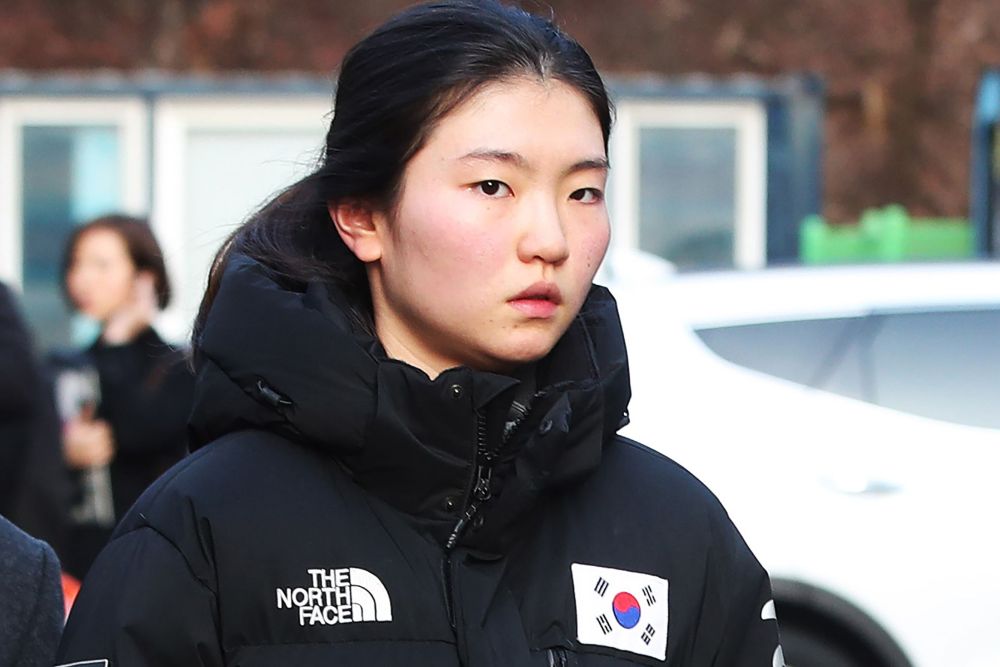 South Korean Olympic short track champion Shim Suk-hee outside the Suwon District Court in Suwon, south of Seoul, December 17, 2018. u00e2u20acu201d Yonhap pic via AFP