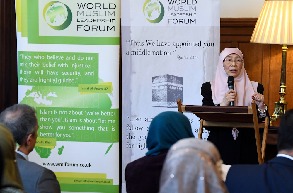 Datuk Seri Dr Wan Azizah Wan Ismail gives her keynote address at the World Muslim Leadership Forum (WMLF) in London December 6, 2018. u00e2u20acu201d Bernama pic