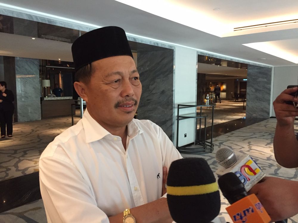 Kudat Umno chief Datuk Guraman Lolong says he is willing to leave the party. u00e2u20acu201d Picture by Julia Chan