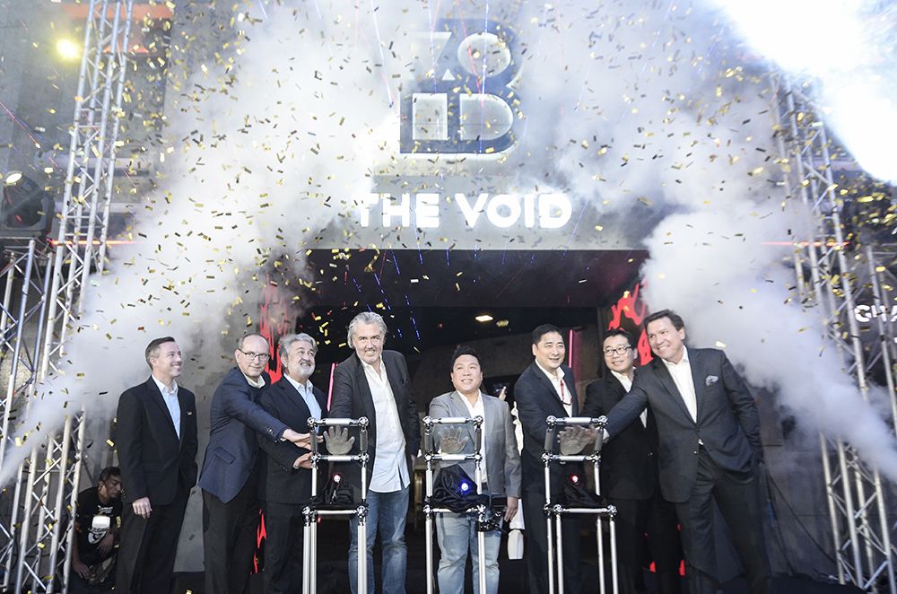 RWG Leisure and Hospitality executive vice president Datuk Edward Holloway (second left) and The Void chairman and CEO Craig Watson (third left), with the management team from both companies officiate the launch of The Void.