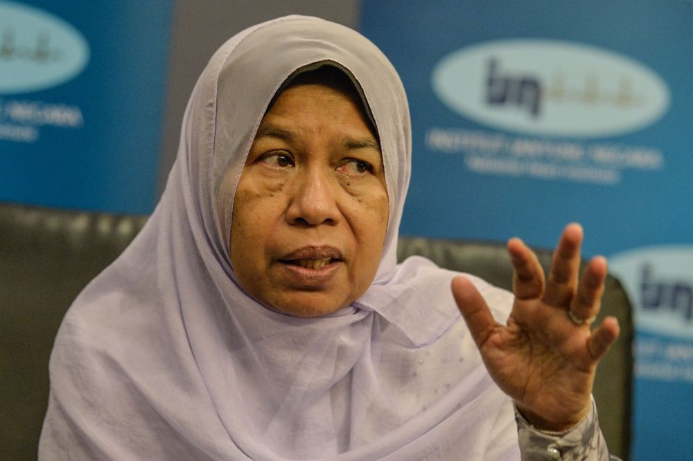 Zuraida Kamaruddin speaks during a press conference and the National Heart Institute in Kuala Lumpur December 17, 2018. u00e2u20acu201d Picture by Hari Anggara