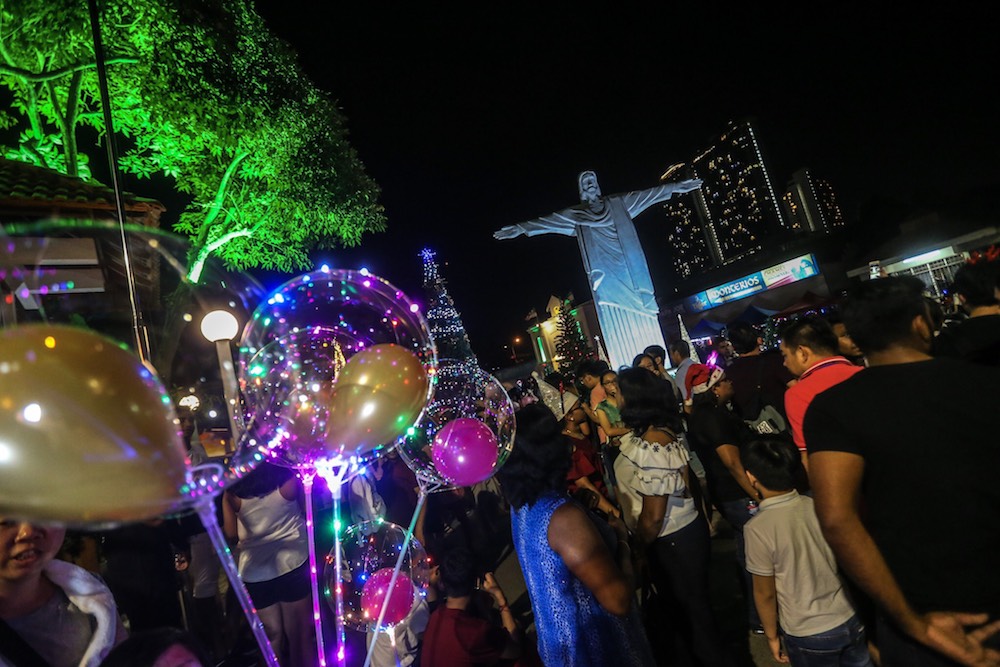 People gather at the Portuguese Settlement in Melaka December 24, 2018. — Picture by Hari Anggara