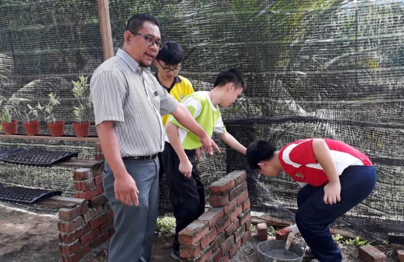Muhamad Khairul Anuar Hussin has been shortlisted for the Varkey Foundation Global Teacher Prize worth US$1 million. u00e2u20acu201d Picture courtesy of the Varkey Foundation