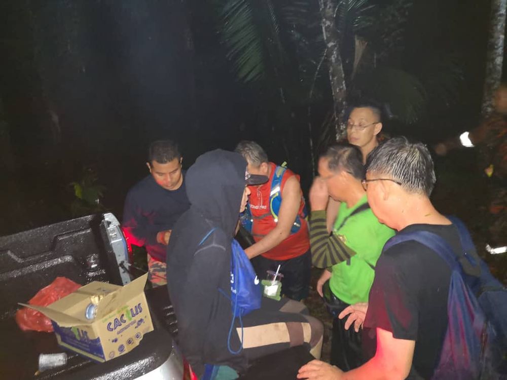The group were safely rescued early this morning by the Fire and Rescue Department. ― Picture courtesy of Fire and Rescue Department