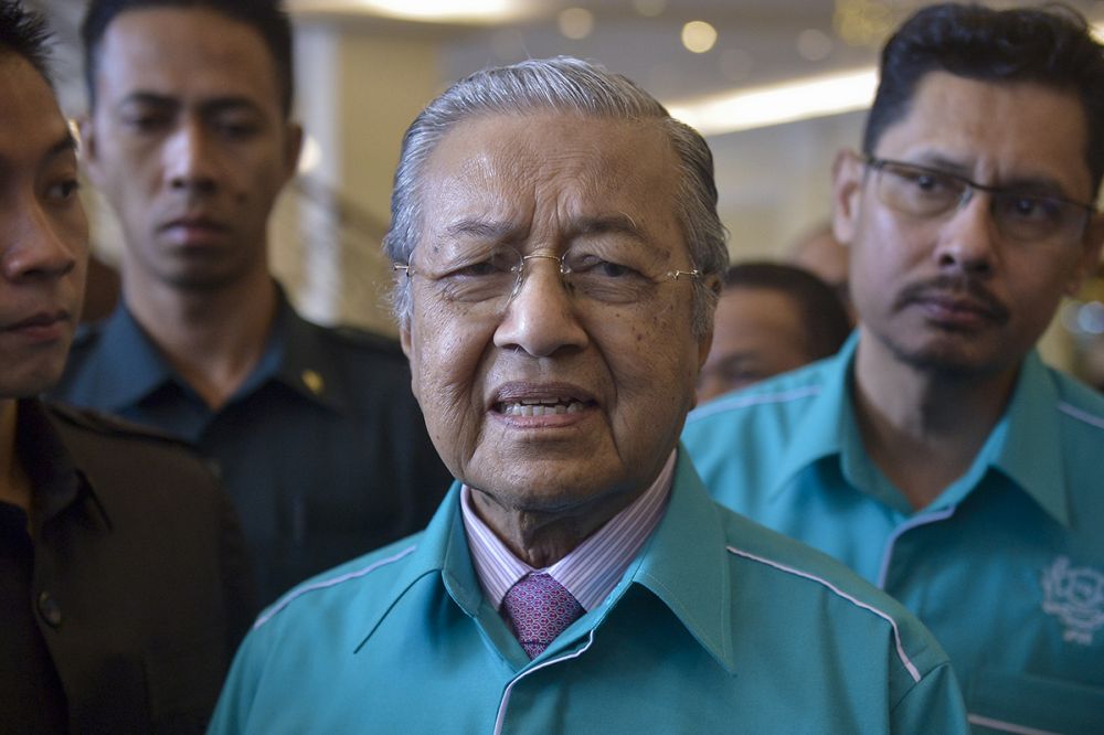 Tun Dr Mahathir Mohamad speaks during the launch of Union of Pos Malaysia Uniformed Staffu00e2u20acu2122s (UPUS) 21st conference in Shah Alam December 5, 2018. u00e2u20acu2022 Picture by Mukhriz Hazim