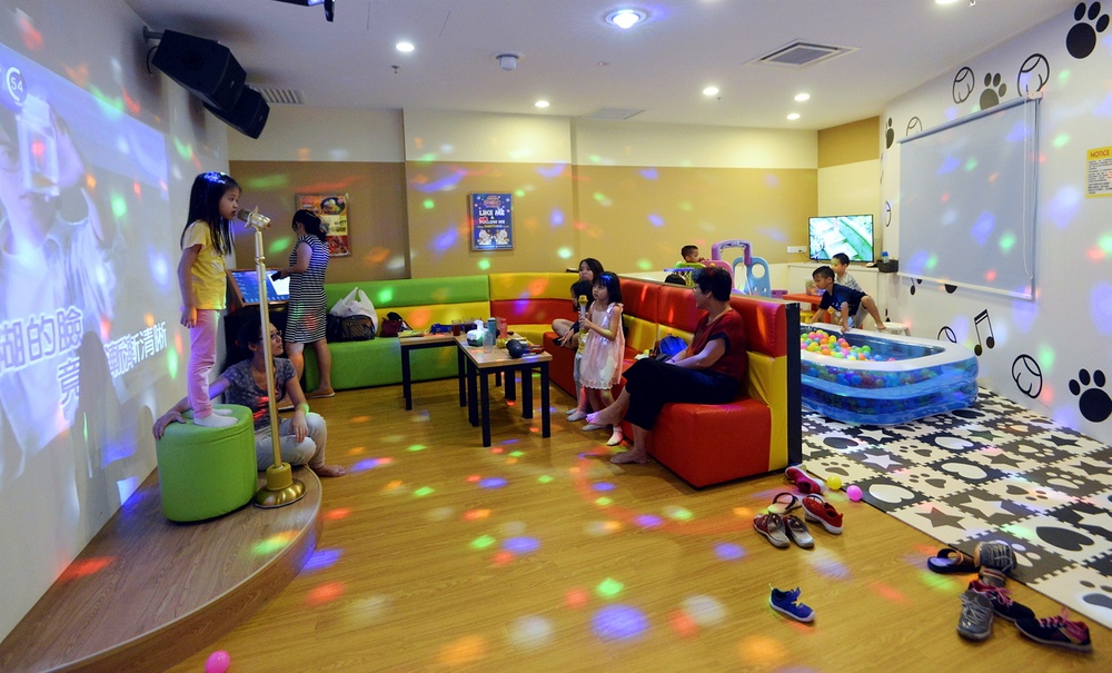 Manekineko is especially accommodating to families, providing a child-friendly room so parents can sing worry-free. u00e2u20acu201d Picture by Ham Abu Bakar