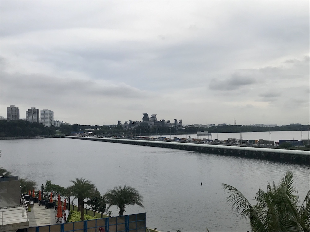A typical view of the Johor Causeway from Johor Baru to Singapore. u00e2u20acu201d Picture by Ben Tan